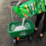 Scotts Turf Builder Green MAX Lawn Food - 5.7kg - 350m2 (3,767ft2) - Image 3